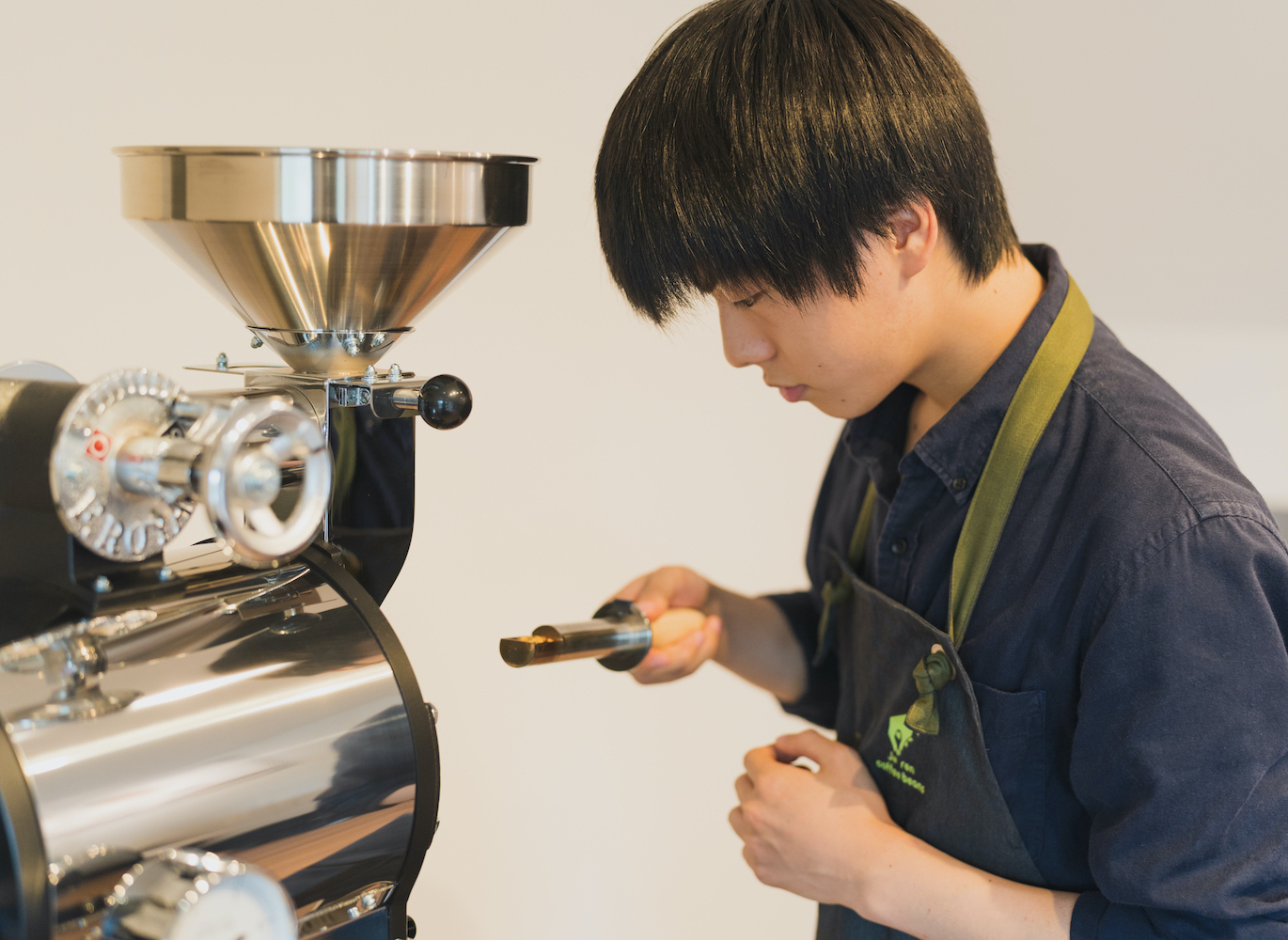 こだわりの珈琲豆を丁寧に焙煎